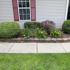 Landscaping-Block-and-Concrete-Cleaning-on-Sidewalks-in-Algonquin-IL 8